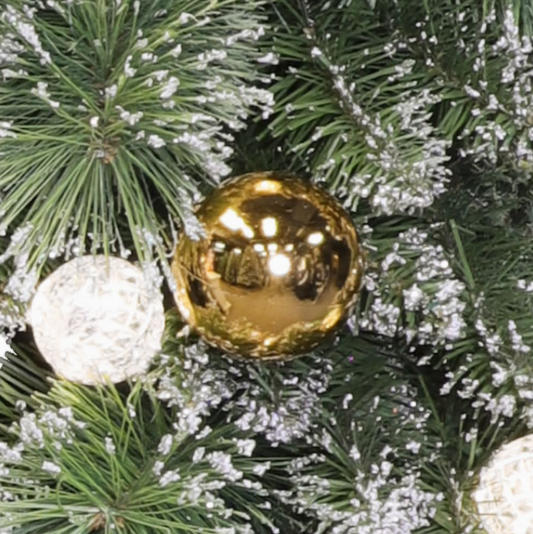 Holiday Living Pre-Lit Decorated Wreath With Champaign Ball Ornaments